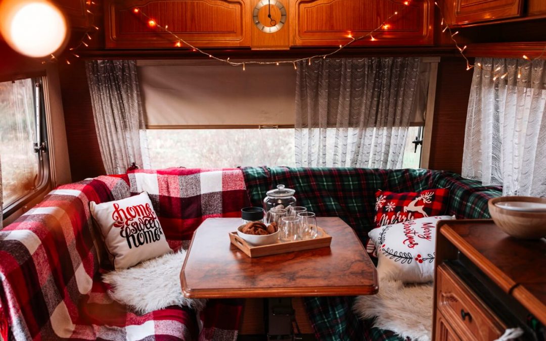 6 Ways to Decorate Your RV Safely